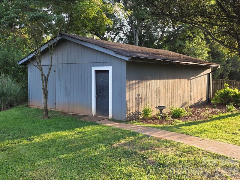 123 Robinette Ln, Statesville, NC 28625