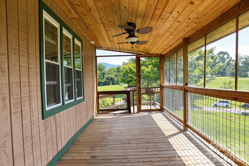 24 Karis Ln, Clyde, NC 28721