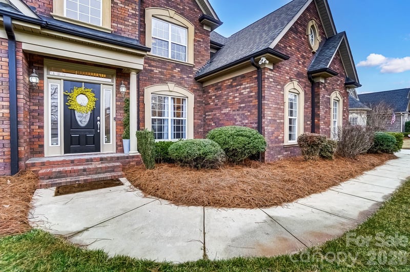 5507 Two Iron Dr, Matthews, NC 28104