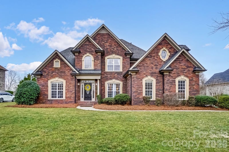 5507 Two Iron Dr, Matthews, NC 28104