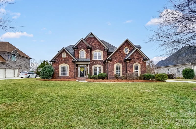 5507 Two Iron Dr, Matthews, NC 28104