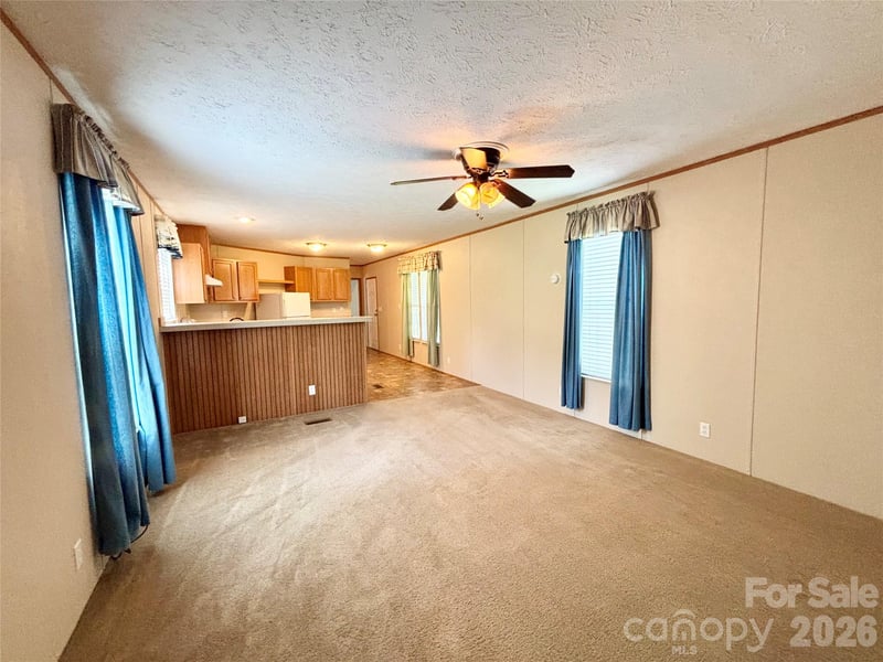 72 S Greenleaf Rd, Hendersonville, NC 28739
