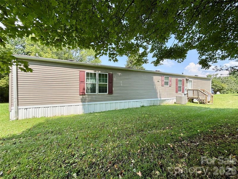 72 S Greenleaf Rd, Hendersonville, NC 28739