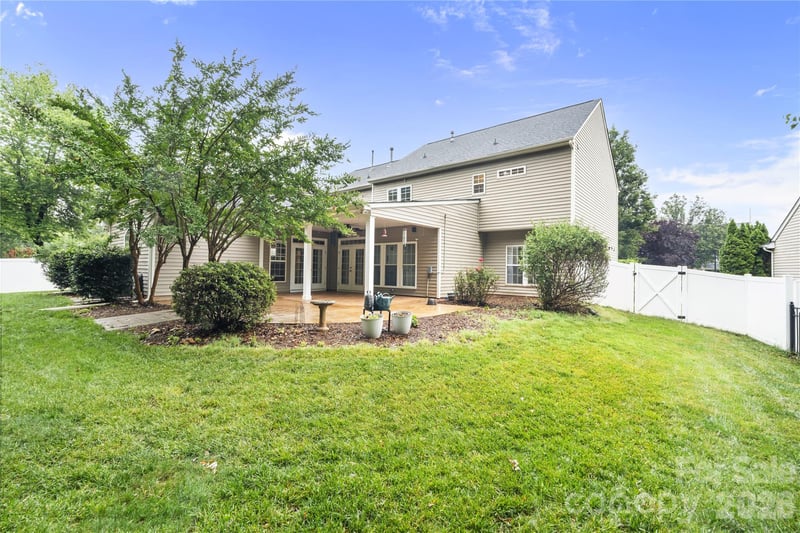 2435 Smith Cove Rd, Denver, NC 28037