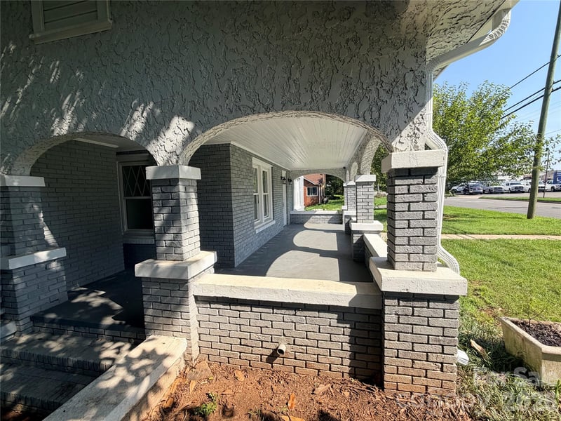 2709 N Main Ave, Newton, NC 28658
