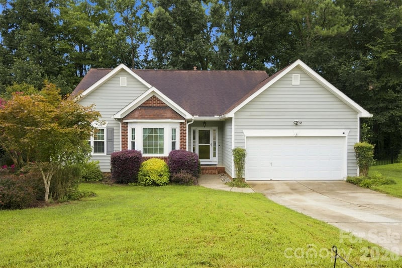 439 Glencrest Dr, Stanley, NC 28164