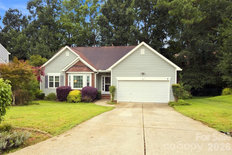 439 Glencrest Dr, Stanley, NC 28164