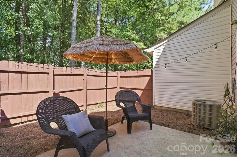 6766 Cypress Tree Ln, Charlotte, NC 28215