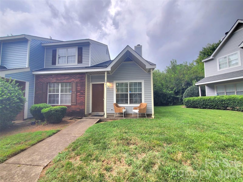 3840 Mosscroft Ln, Charlotte, NC 28215