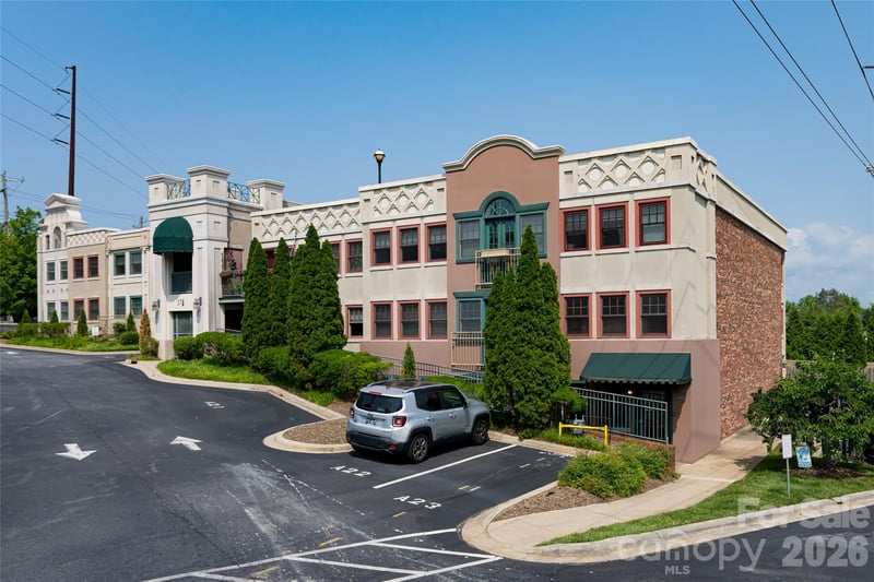 37 Hiawassee St #W203, Asheville, NC 28801