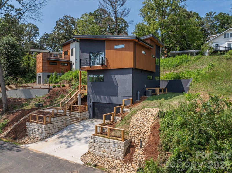 19 Woodbine Rd, Asheville, NC 28804