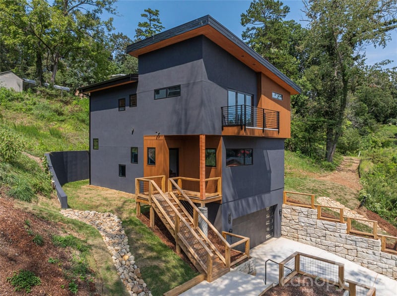 19 Woodbine Rd, Asheville, NC 28804