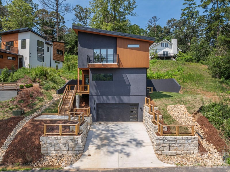 19 Woodbine Rd, Asheville, NC 28804