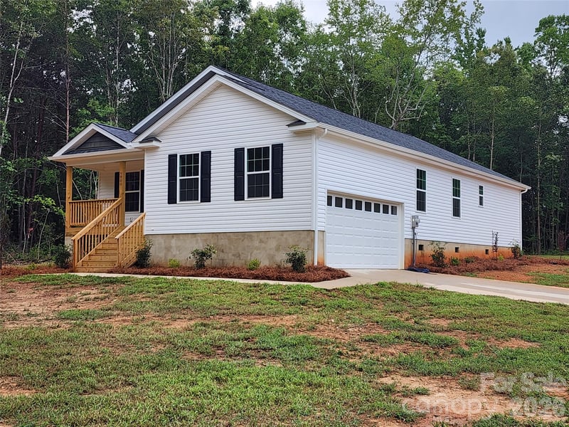 5900 Flamingo Dr #4, Conover, NC 28613