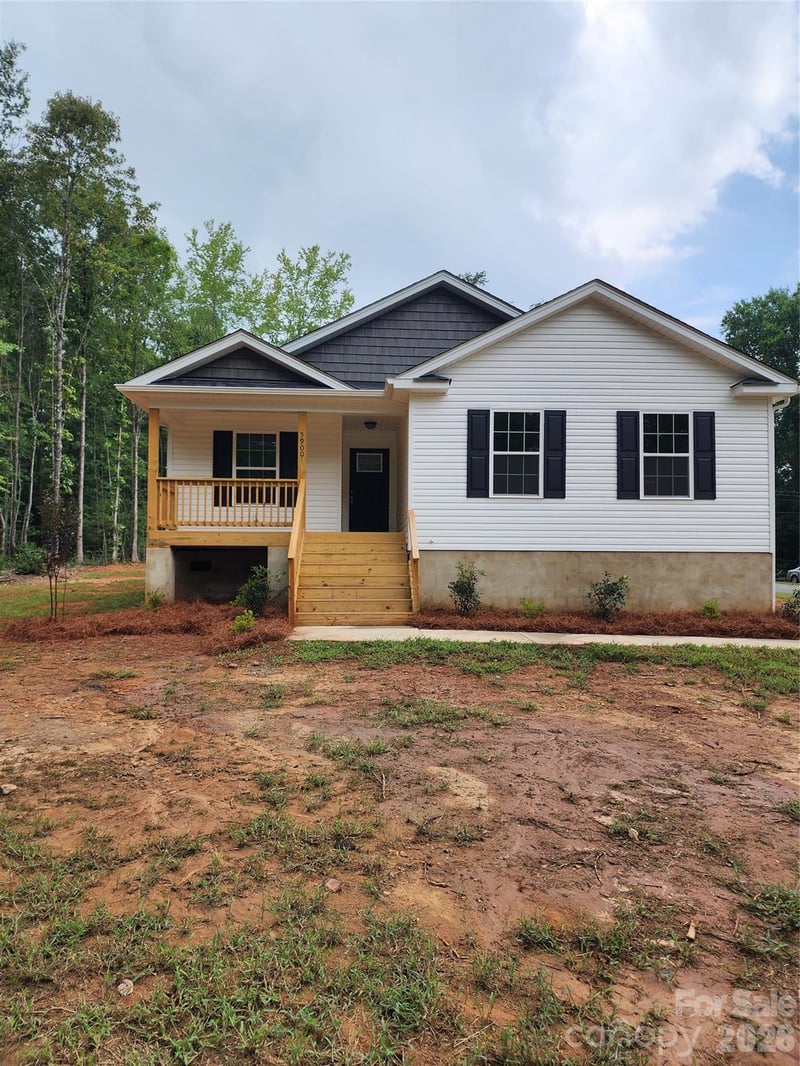 5900 Flamingo Dr #4, Conover, NC 28613