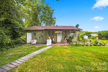 2588 Old Shelby Rd, Hickory, NC 28602