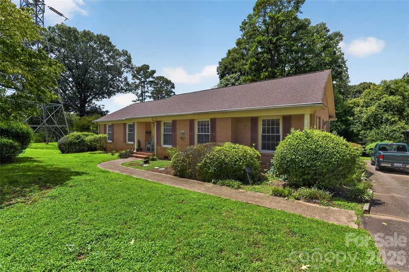 1311 Cambridge St, Gastonia, NC 28054