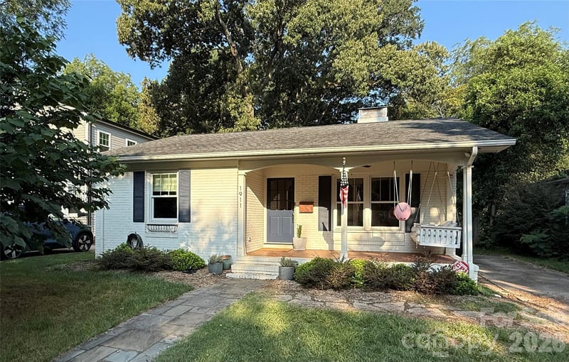 1911 Club Rd, Charlotte, NC 28205