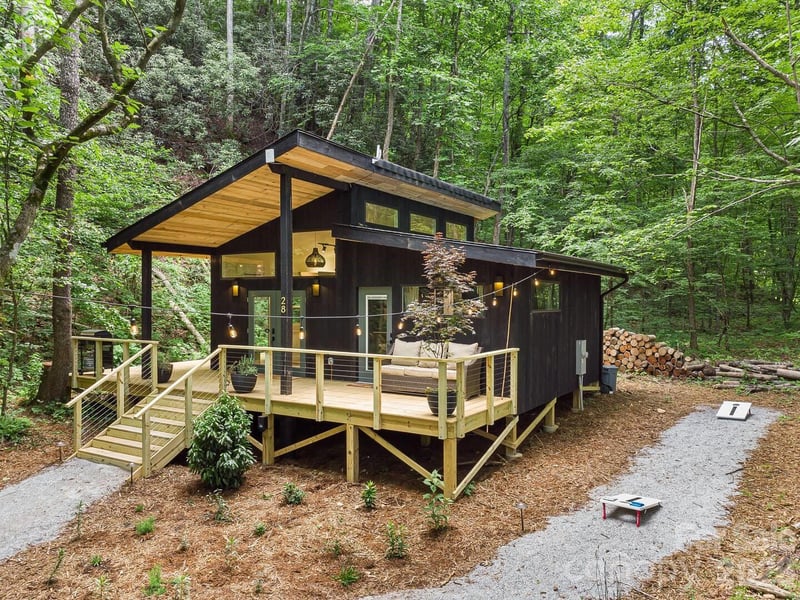 317 Twinbrook Ln, Maggie Valley, NC 28751