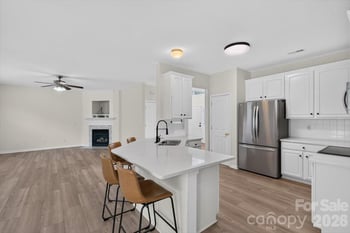 8100 Laurel Run Dr, Charlotte, NC 28269
