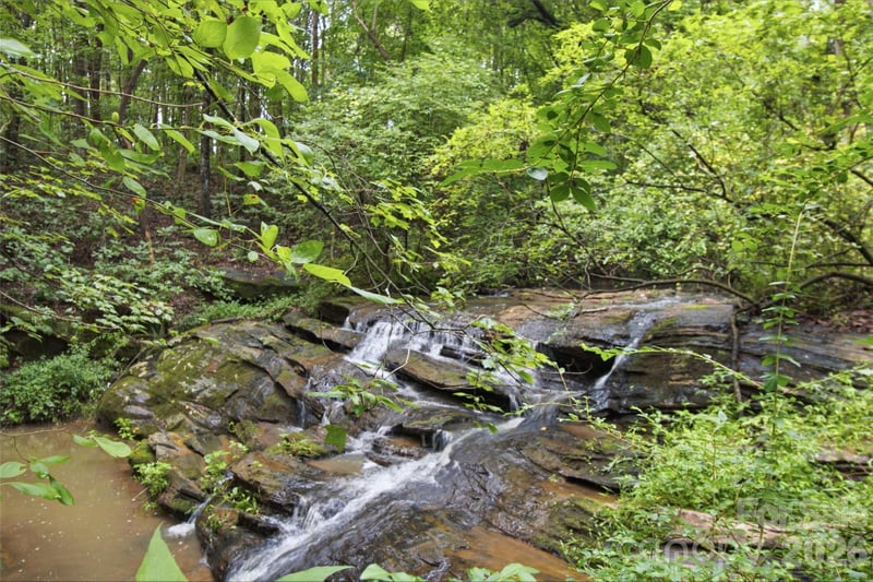 643 Alf Hoover Rd, Lincolnton, NC 28092
