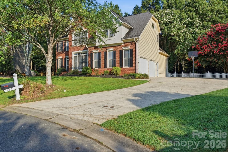 1321 Hillshire Meadow Dr, Matthews, NC 28105