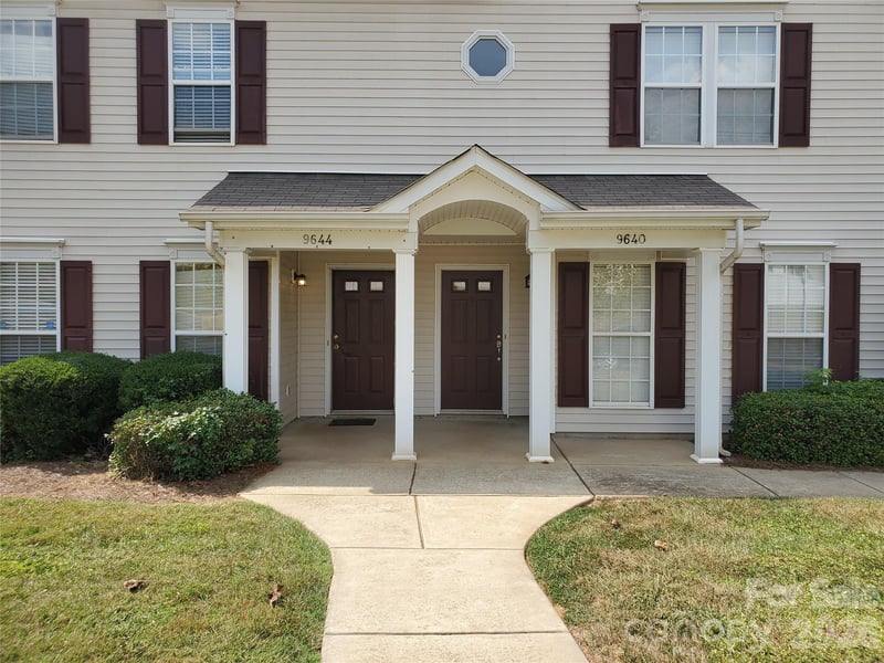 9644 Littleleaf Dr, Charlotte, NC 28215