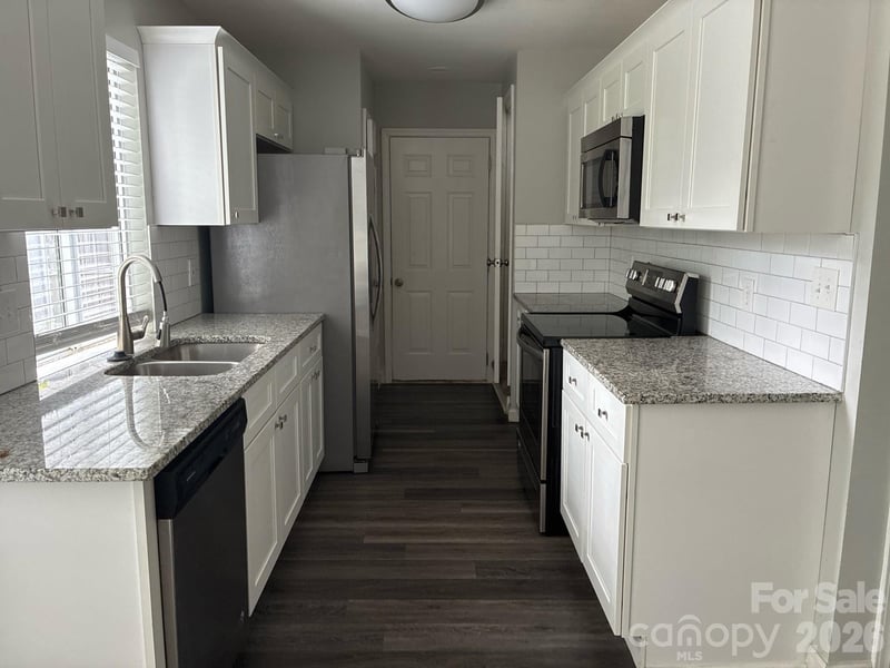9500 Pondside Ln, Charlotte, NC 28213