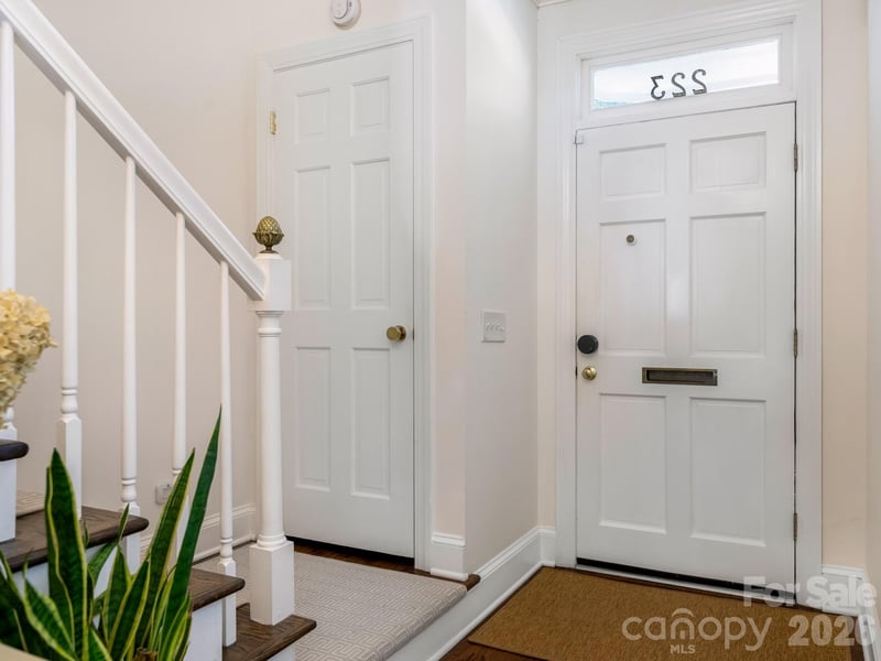 223 Perrin Pl, Charlotte, NC 28207