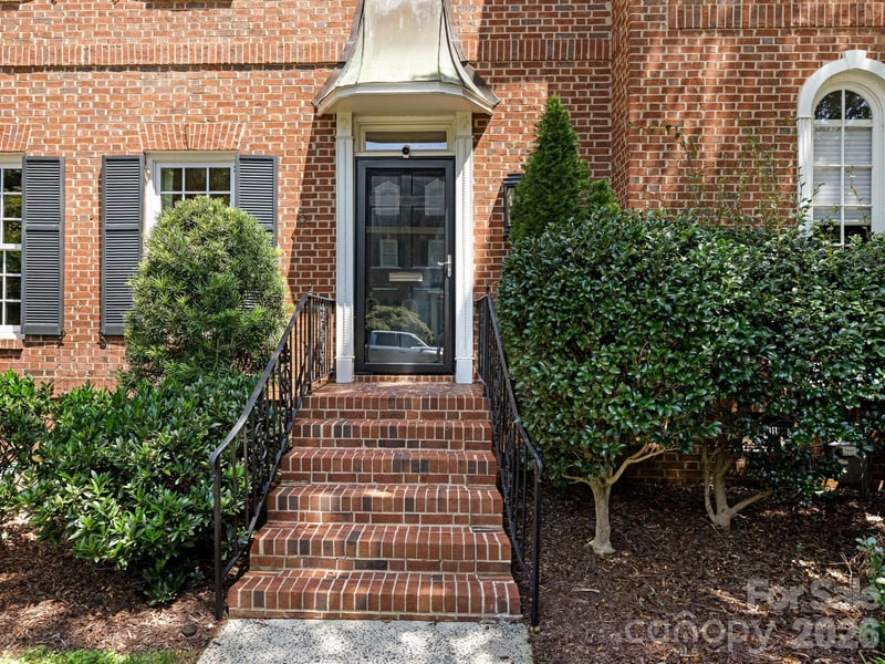 223 Perrin Pl, Charlotte, NC 28207