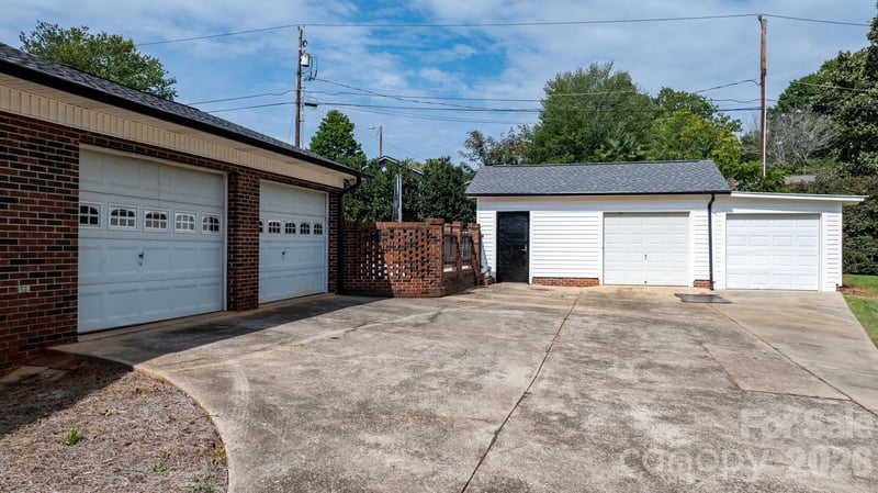 1316 Oak Canopy Rd, Lincolnton, NC 28092