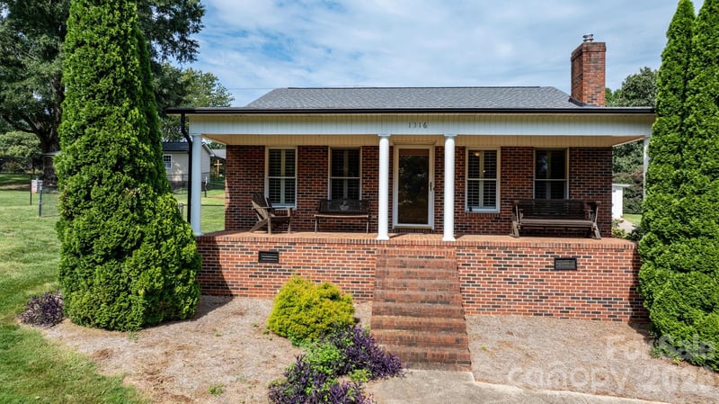 1316 Oak Canopy Rd, Lincolnton, NC 28092