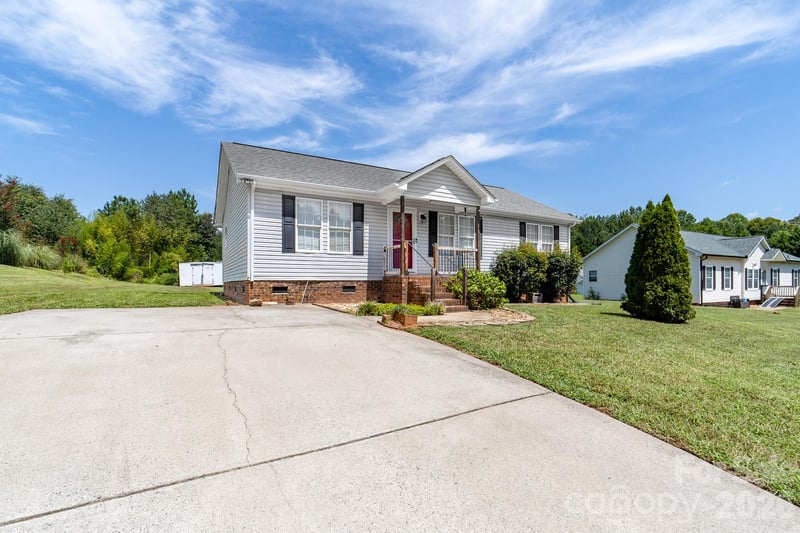 3009 Drake Dr, Stanley, NC 28164