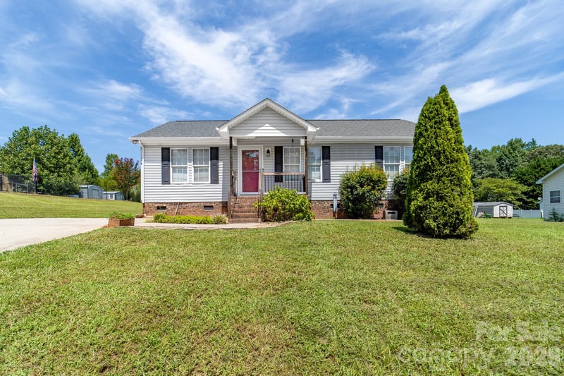 3009 Drake Dr, Stanley, NC 28164