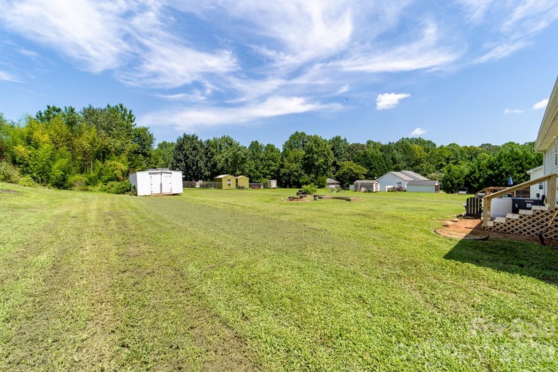 3009 Drake Dr, Stanley, NC 28164