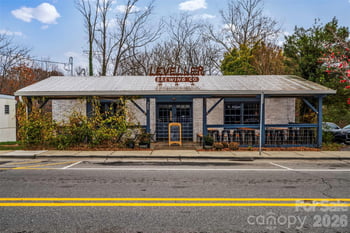 47 Fox Rd, Asheville, NC 28804