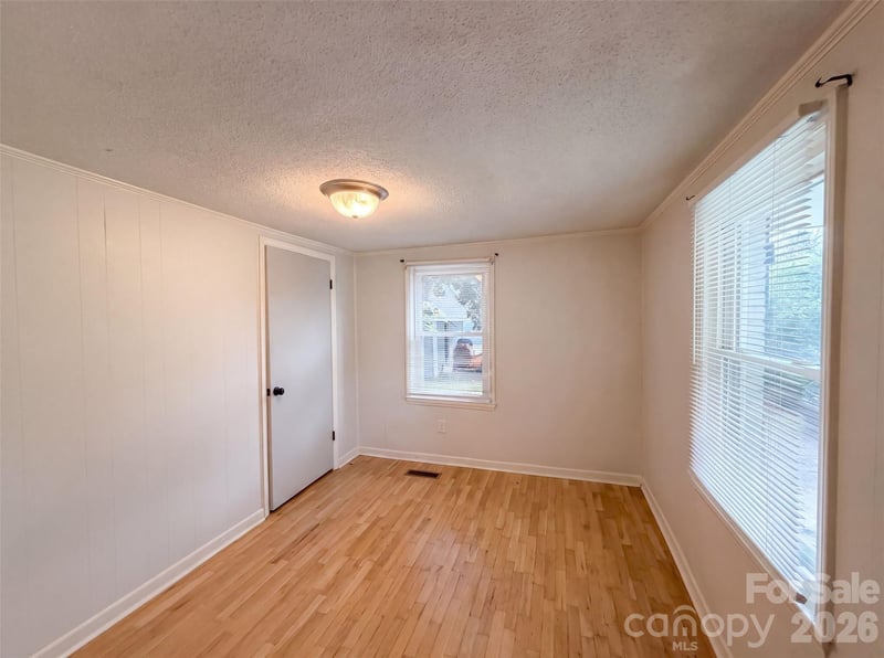 1017 White Ln, Gastonia, NC 28052