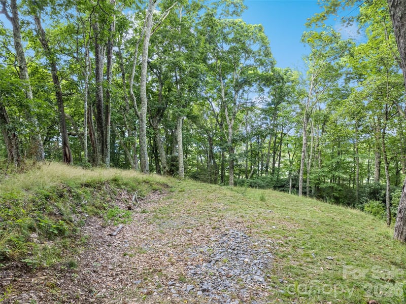 000 Wagon Trail Rd, Maggie Valley, NC 28751