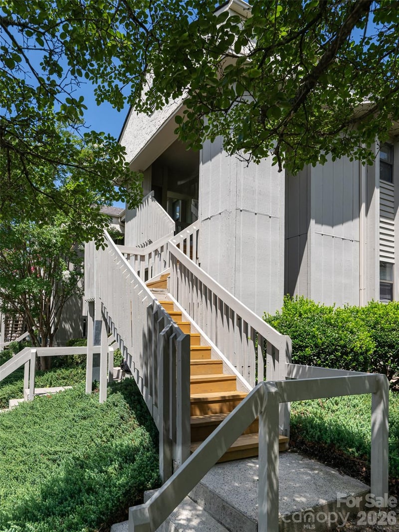 1406 Abbey Cir, Asheville, NC 28805