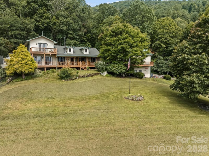263 Pilgrims Ln, Burnsville, NC 28714