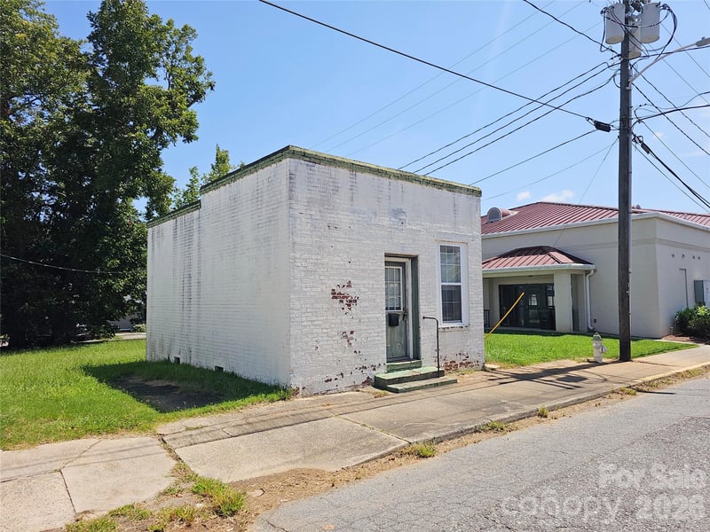 4 Roosevelt St N, York, SC 29745