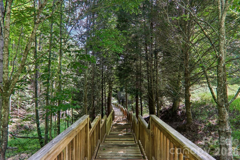 35 Mountain Pw, Mill Spring, NC 28756