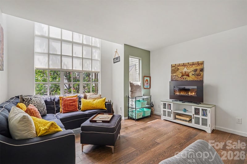 415 W 7th St #F, Charlotte, NC 28202