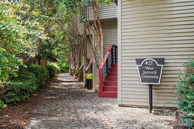 415 W 7th St #F, Charlotte, NC 28202