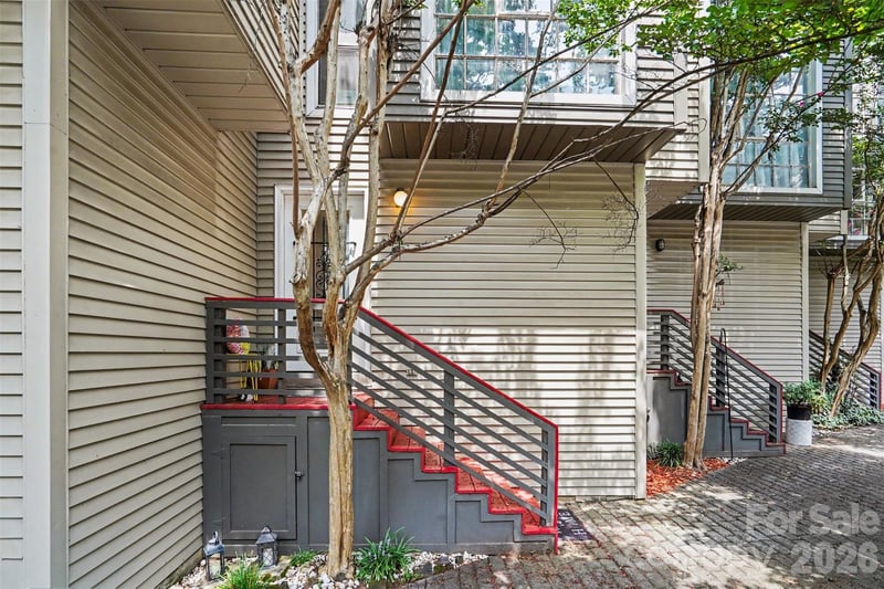 415 W 7th St #F, Charlotte, NC 28202