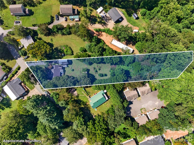 21 Maple Ave, Candler, NC 28715