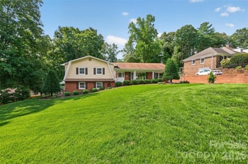 1053 20th Ave NW, Hickory, NC 28601