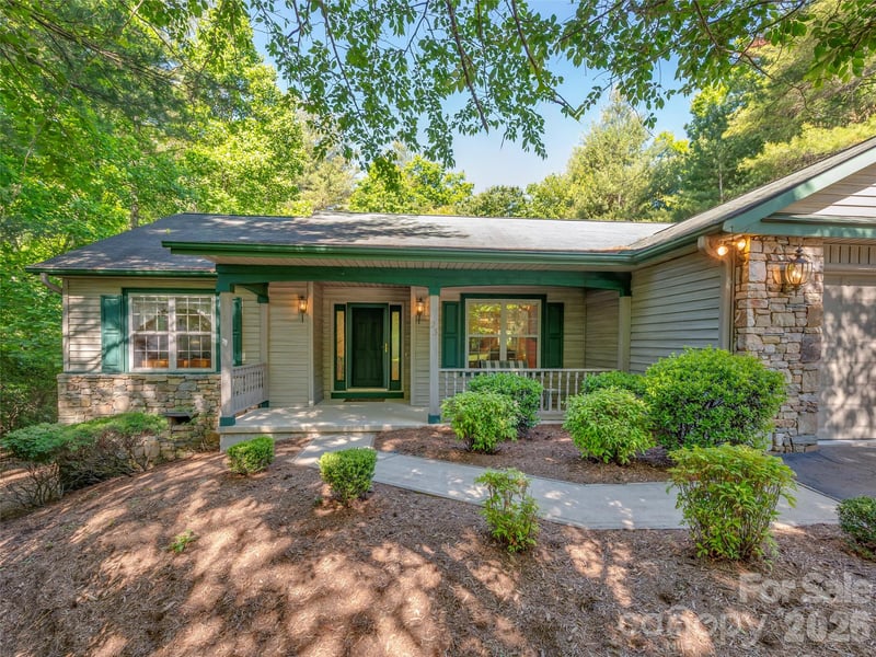 23 Tall Pines Rd, Hendersonville, NC 28739
