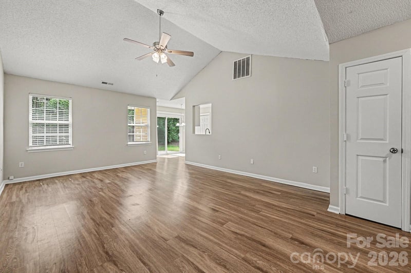 302 Touch Me Not Ln, Charlotte, NC 28216