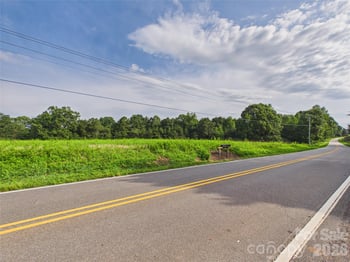 6836 George Hildebran School Rd, Hickory, NC 28602